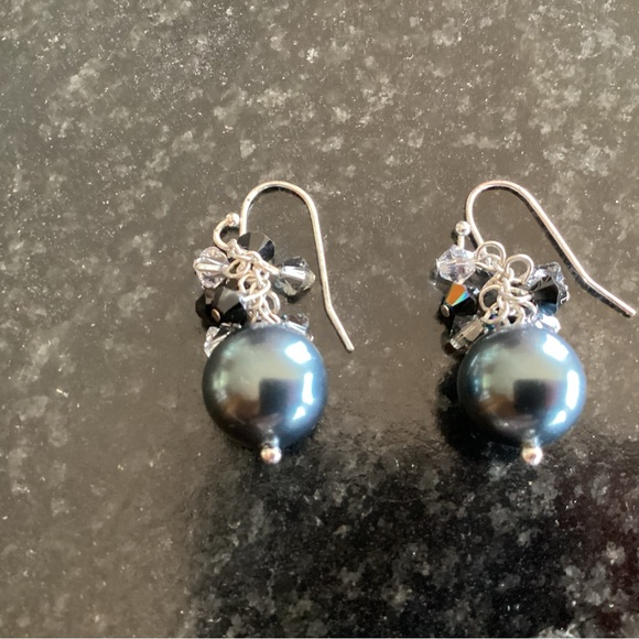 Set of two NEW, never worn pairs beautiful earrings made with Swarovski crystals - Picture 4 of 6